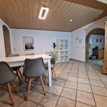Grosszuegige Ferienwohnung 4+1 P. Büttelborn Buitenkant foto