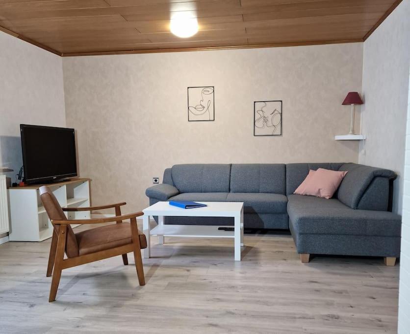 Grosszuegige Ferienwohnung 4+1 P. Büttelborn Buitenkant foto
