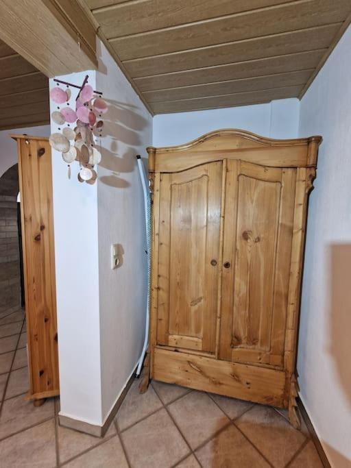 Grosszuegige Ferienwohnung 4+1 P. Büttelborn Buitenkant foto