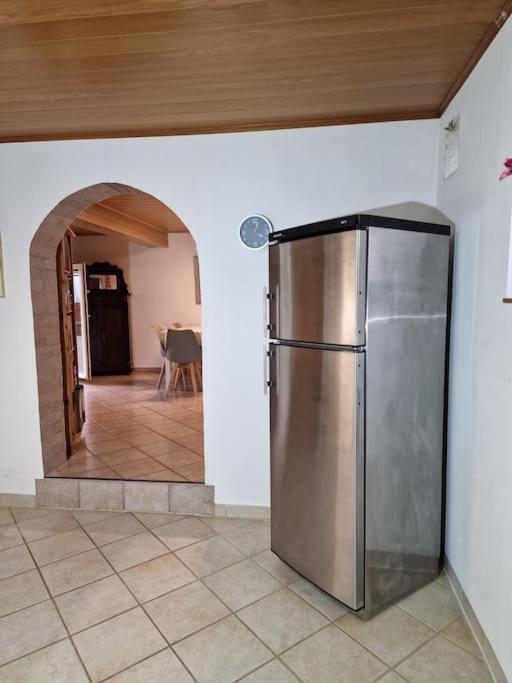 Grosszuegige Ferienwohnung 4+1 P. Büttelborn Buitenkant foto